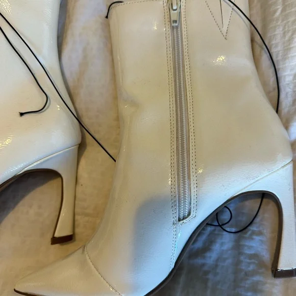 Express Shiny White/Cream Heeled Boots - Picture 3 of 5